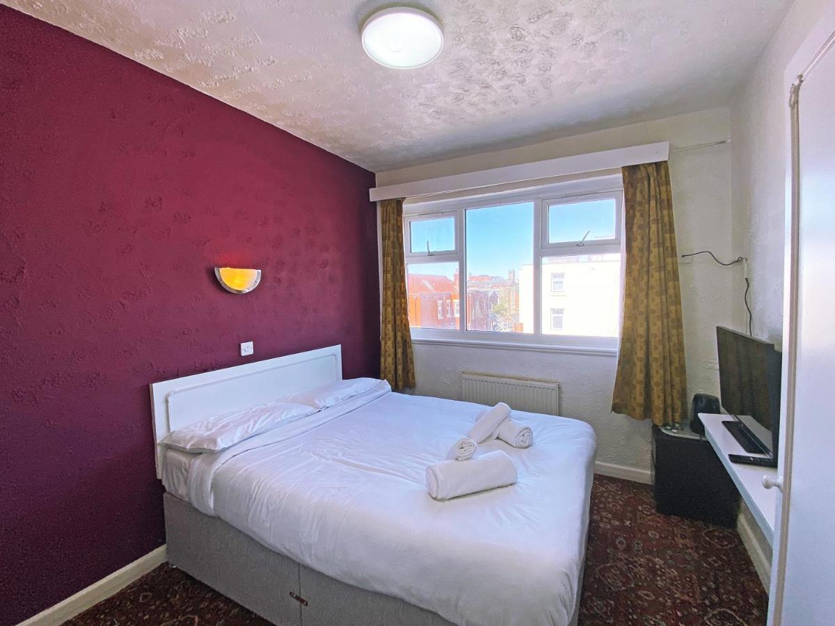 The J & S Hotel Blackpool Eksteriør billede